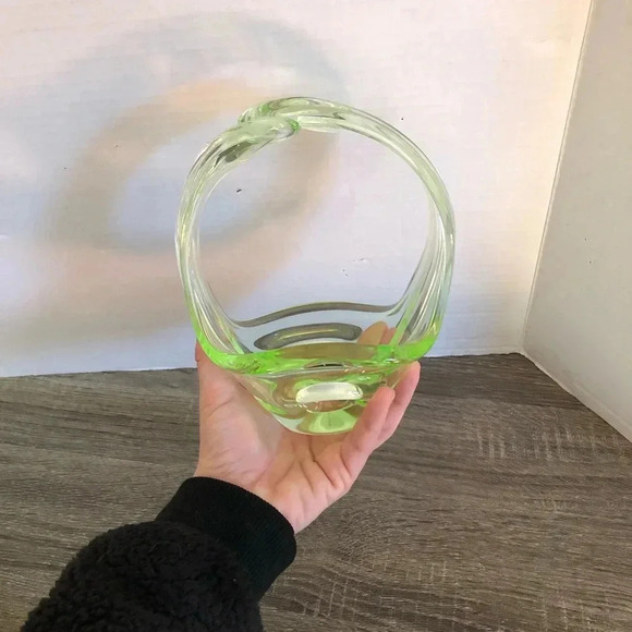 Art Deco Uranium Glass Basket - Picture 9 of 12